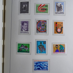 Collection timbres d'Autriche 1960-2000 neufs et oblitérés en album lux. Collection timbres d'Autriche 1960-2000 neufs et oblitérés en album lux.
