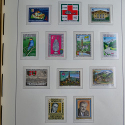 Collection timbres d'Autriche 1960-2000 neufs et oblitérés en album lux. Collection timbres d'Autriche 1960-2000 neufs et oblitérés en album lux.