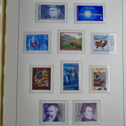 Collection timbres d'Autriche 1960-2000 neufs et oblitérés en album lux. Collection timbres d'Autriche 1960-2000 neufs et oblitérés en album lux.