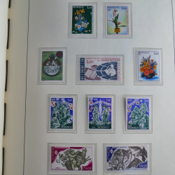Collection timbres de Monaco 1981-2000 neufs en album lux. Collection timbres de Monaco 1981-2000 neufs en album lux.