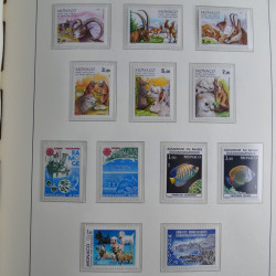 Collection timbres de Monaco 1981-2000 neufs en album lux. Collection timbres de Monaco 1981-2000 neufs en album lux.