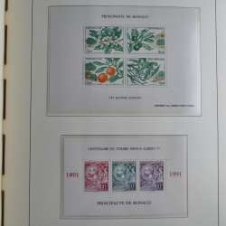 Collection timbres de Monaco 1981-2000 neufs en album lux. Collection timbres de Monaco 1981-2000 neufs en album lux.