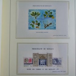 Collection timbres de Monaco 1981-2000 neufs en album lux. Collection timbres de Monaco 1981-2000 neufs en album lux.