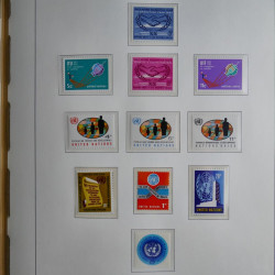 Vrac philatélique de timbres du monde neufs et oblitérés en un carton.