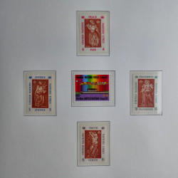 Vrac philatélique de timbres du monde neufs et oblitérés en un carton.
