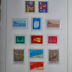 Vrac philatélique de timbres du monde neufs et oblitérés en un carton.