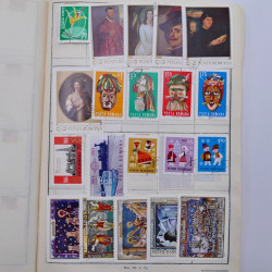 Vrac philatélique de timbres du monde neufs et oblitérés en un carton.