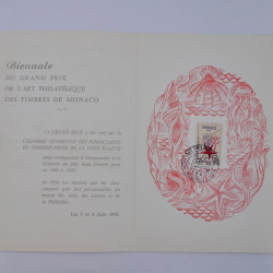 Vrac philatélique de timbres du monde neufs et oblitérés en un carton.