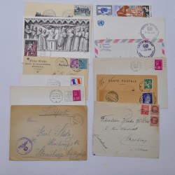 Vrac philatélique de timbres du monde neufs et oblitérés en un carton.