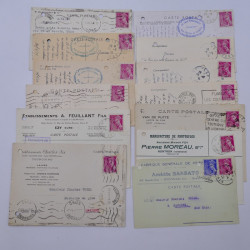 Vrac philatélique de timbres du monde neufs et oblitérés en un carton.