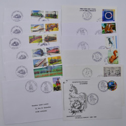 Vrac philatélique de timbres du monde neufs et oblitérés en un carton.