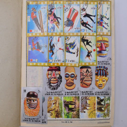 Vrac philatélique de timbres du monde neufs et oblitérés en un carton.