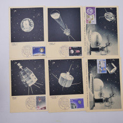 Vrac philatélique de timbres du monde neufs et oblitérés en un carton.