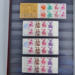 Allemagne lot de 49 carnets de timbres neufs** en un album.