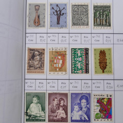 Lot de timbres de Grèce 1876-2000 neufs et oblitérés en 4 carnets à choix.