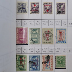 Lot de timbres de Grèce 1876-2000 neufs et oblitérés en 4 carnets à choix.