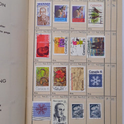 Lot de timbres de Canada 1870-1990 oblitérés en 4 carnets à choix.