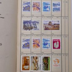 Lot de timbres de Canada 1870-1990 oblitérés en 4 carnets à choix.