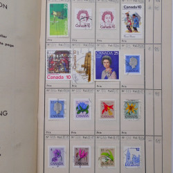 Lot de timbres de Canada 1870-1990 oblitérés en 4 carnets à choix.