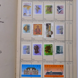 Lot de timbres de Canada 1870-1990 oblitérés en 4 carnets à choix.
