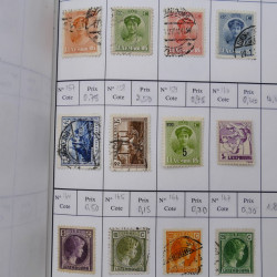 Lot de timbres de Luxembourg 1880-1997 neufs et oblitérés en 3 carnets à choix.