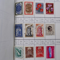 Lot de timbres de Luxembourg 1880-1997 neufs et oblitérés en 3 carnets à choix.