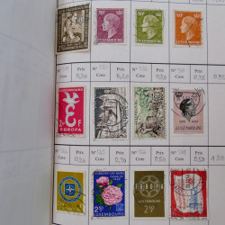 Lot de timbres de Luxembourg 1880-1997 neufs et oblitérés en 3 carnets à choix.