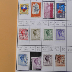 Lot de timbres de Luxembourg 1880-1997 neufs et oblitérés en 3 carnets à choix.