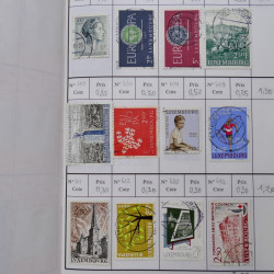 Lot de timbres de Luxembourg 1880-1997 neufs et oblitérés en 3 carnets à choix.