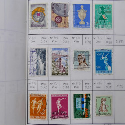 Lot de timbres de Luxembourg 1880-1997 neufs et oblitérés en 3 carnets à choix.