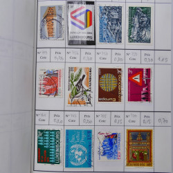 Lot de timbres de Luxembourg 1880-1997 neufs et oblitérés en 3 carnets à choix.
