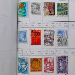 Lot de timbres de Luxembourg 1880-1997 neufs et oblitérés en 3 carnets à choix.