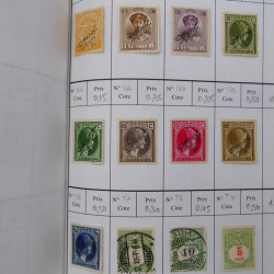 Lot de timbres de Luxembourg 1880-1997 neufs et oblitérés en 3 carnets à choix.