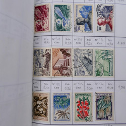 Lot de timbres de Madagascar neufs et oblitérés en 2 carnets à choix.