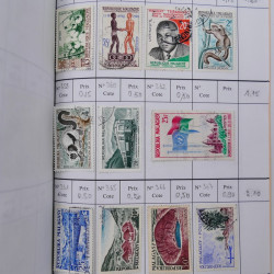 Lot de timbres de Madagascar neufs et oblitérés en 2 carnets à choix.