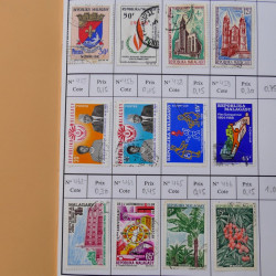 Lot de timbres de Madagascar neufs et oblitérés en 2 carnets à choix.