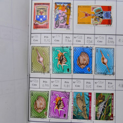 Lot de timbres de Madagascar neufs et oblitérés en 2 carnets à choix.