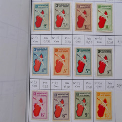 Lot de timbres de Madagascar neufs et oblitérés en 2 carnets à choix.
