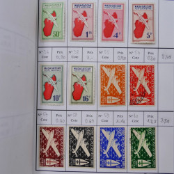 Lot de timbres de Madagascar neufs et oblitérés en 2 carnets à choix.