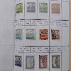 Lot de timbres d'Hongrie 1871-2004 neufs et oblitérés en 9 carnets à choix.