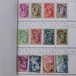 Lot de timbres d'Hongrie 1871-2004 neufs et oblitérés en 9 carnets à choix.