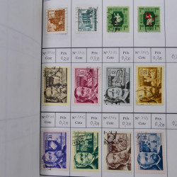 Lot de timbres d'Hongrie 1871-2004 neufs et oblitérés en 9 carnets à choix.