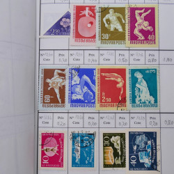 Lot de timbres d'Hongrie 1871-2004 neufs et oblitérés en 9 carnets à choix.