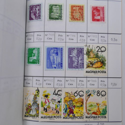 Lot de timbres d'Hongrie 1871-2004 neufs et oblitérés en 9 carnets à choix.