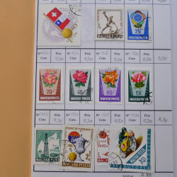 Lot de timbres d'Hongrie 1871-2004 neufs et oblitérés en 9 carnets à choix.