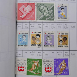 Lot de timbres d'Hongrie 1871-2004 neufs et oblitérés en 9 carnets à choix.