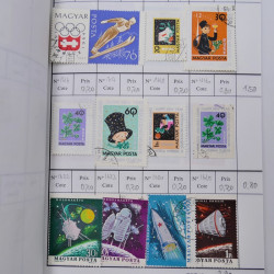 Lot de timbres d'Hongrie 1871-2004 neufs et oblitérés en 9 carnets à choix.