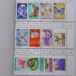 Lot de timbres d'Hongrie 1871-2004 neufs et oblitérés en 9 carnets à choix.