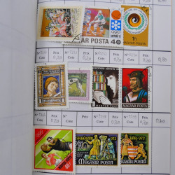 Lot de timbres d'Hongrie 1871-2004 neufs et oblitérés en 9 carnets à choix.
