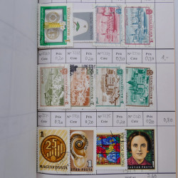Lot de timbres d'Hongrie 1871-2004 neufs et oblitérés en 9 carnets à choix.
